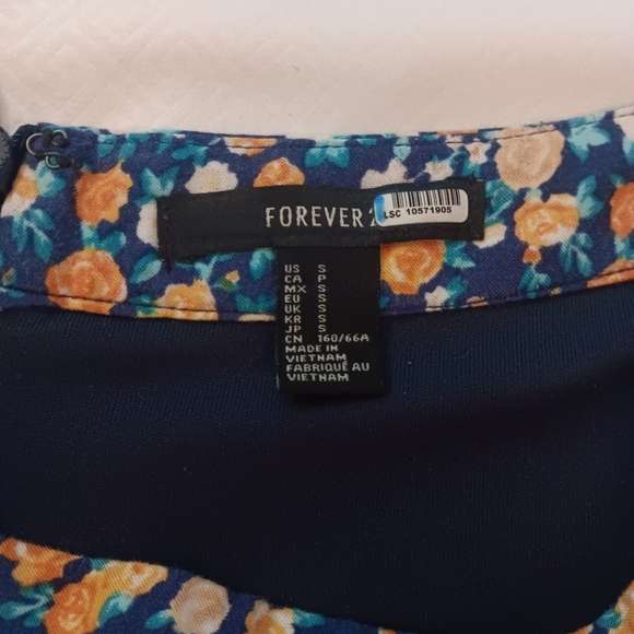 Forever 21 Blue Floral Skirt - Picture 3 of 4